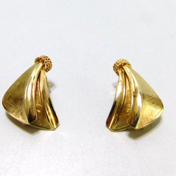 Signed Kramer Brushed Polished Gold Tone Earrings - Picture 2 of 5